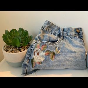 Juniors Refuge cut off denim shorts